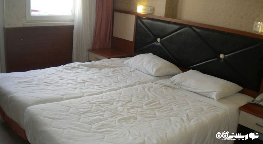 تخت بزرگ اتاق استاندارد